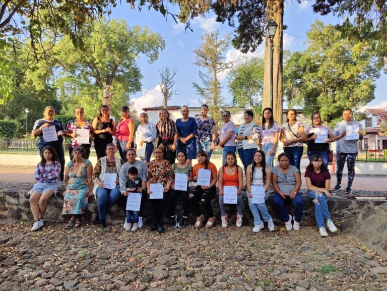 Concluye SEFECO taller de autoempleo para mujeres en Tiripetío