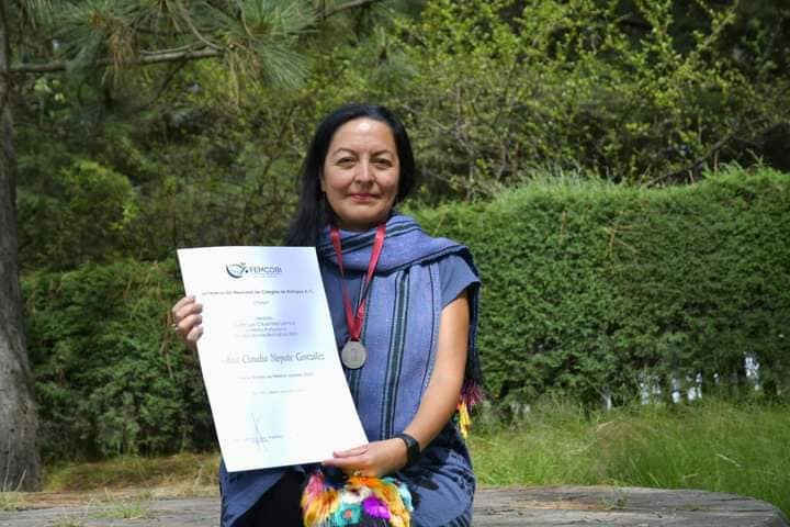 Reconocen a Ana Claudia Nepote con la Medalla al Mérito Profesional en las Ciencias Biológicas